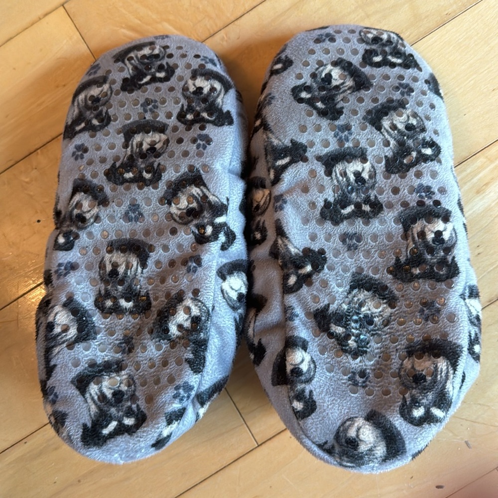 Slippers - Picture 2 of 2